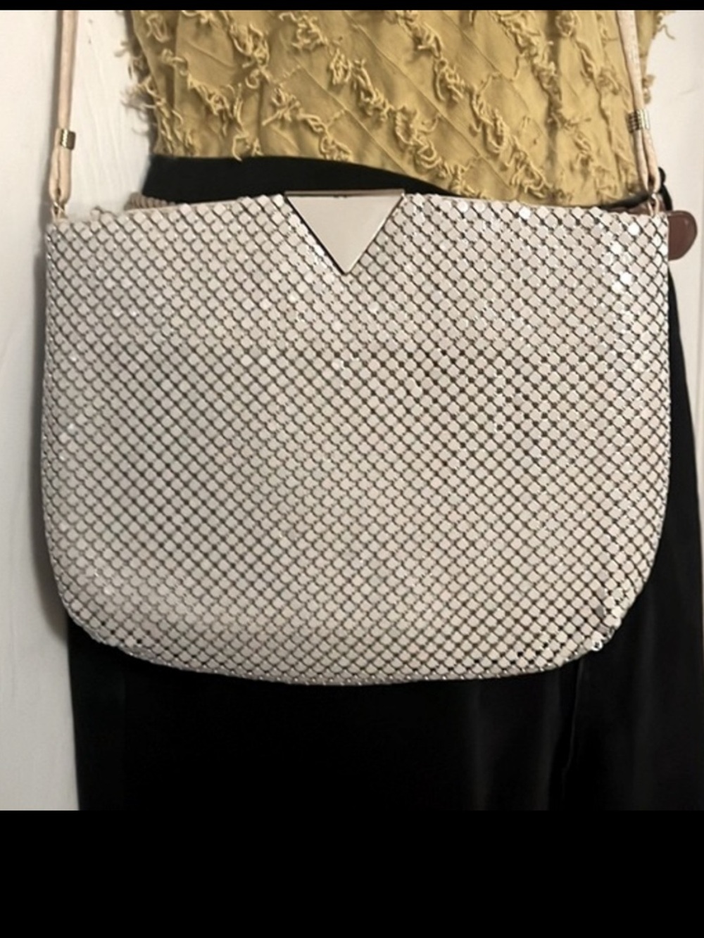 Vintage 60s Women’s Metal Mesh Beige Dark Cream Small Formal Crossbody Bag Purse